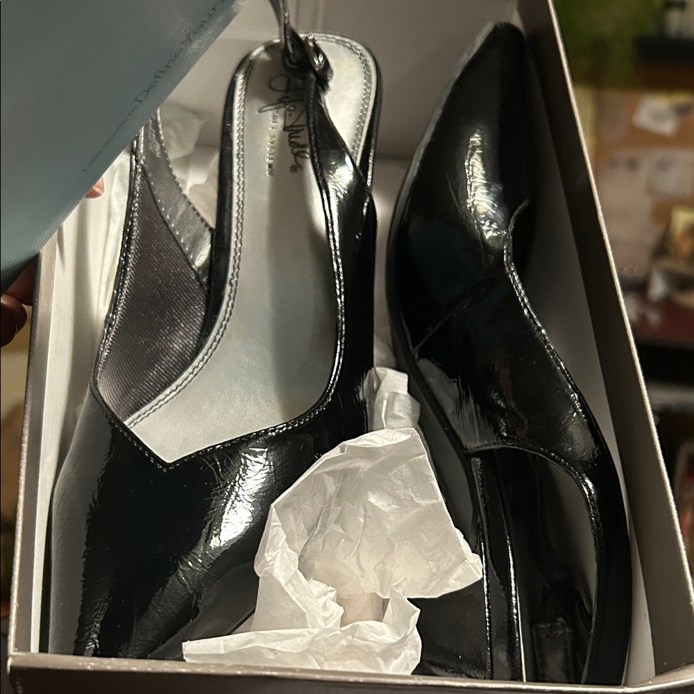 3/$20 Life Stride Black Patent Heels